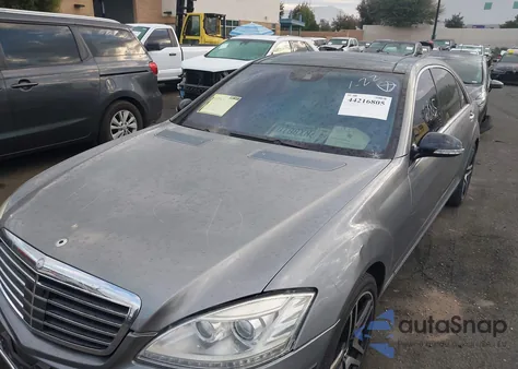 2013 Mercedes-Benz S 550 из США, поврежденный, VIN WDDNG7DB0DA496526